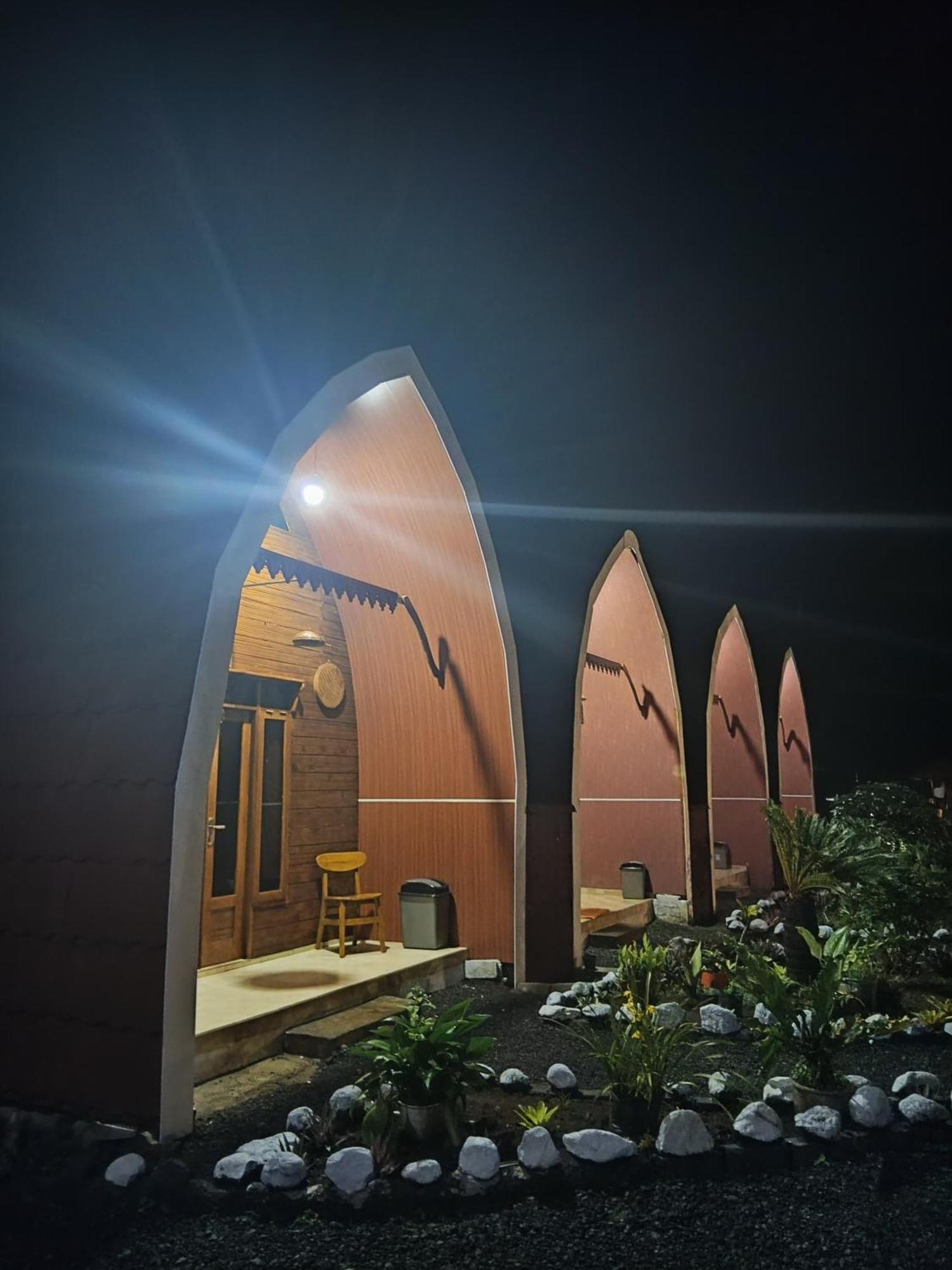 Indah Damai Cottages Sidomukti Exteriör bild