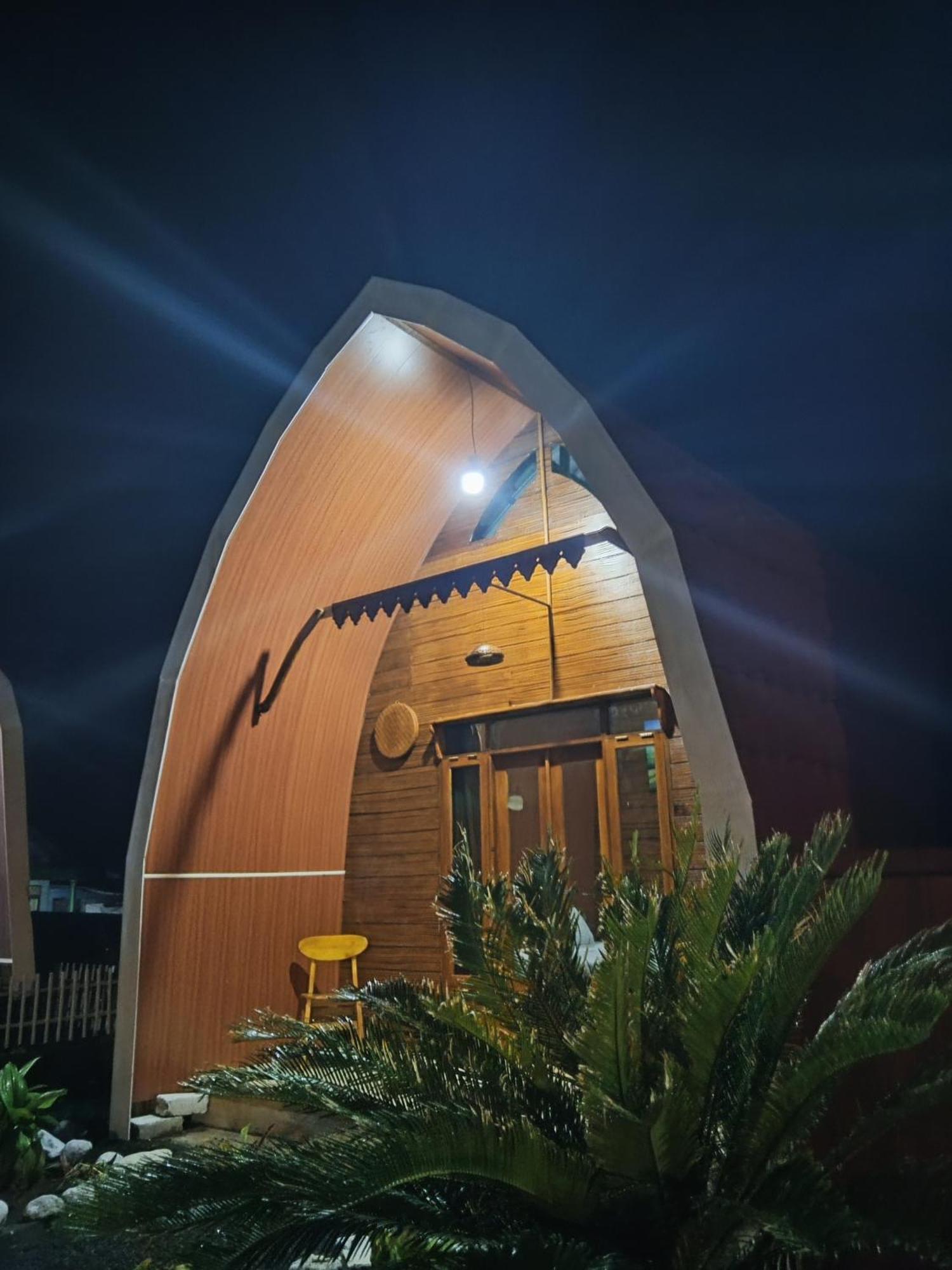 Indah Damai Cottages Sidomukti Rum bild